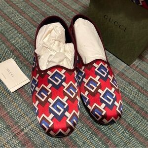 Authentic Men's Gucci Red Satin Voyage Geometric G Print Slipper Shoes New $570